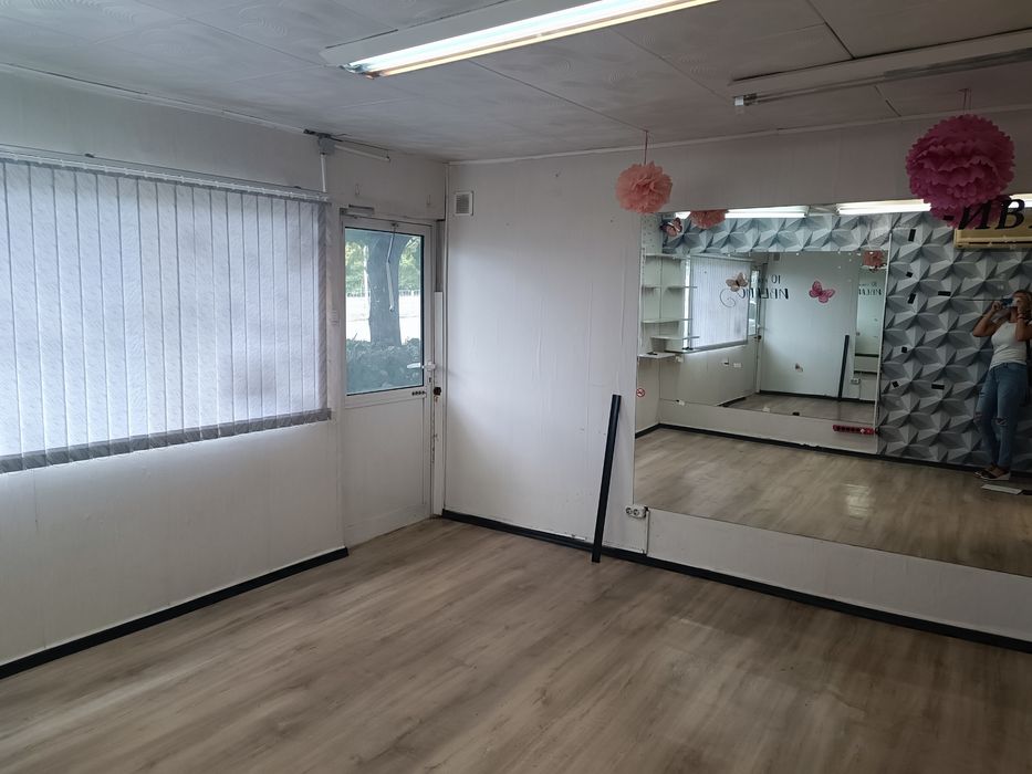 Дава се под наем Магазин в Варна, Младост 2 - 20 кв.м за 178.5 € - Снимка #1