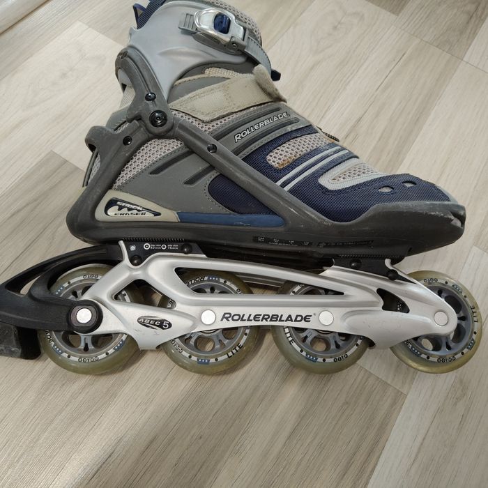 Vând role marime 43