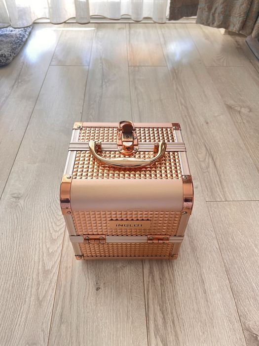 geantă încăpătoare make-up