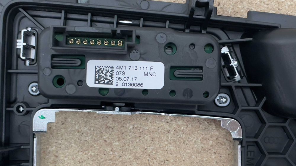 Селектор за предавки AUDI Q7 4M