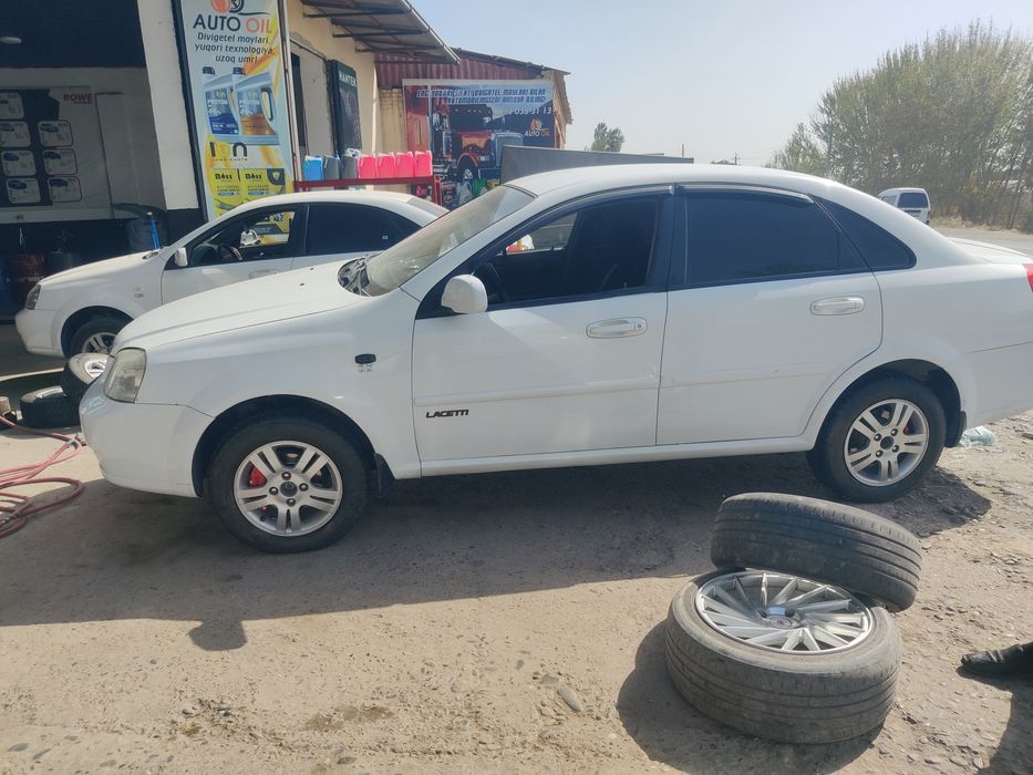 Lasetti 2010 rangi oq