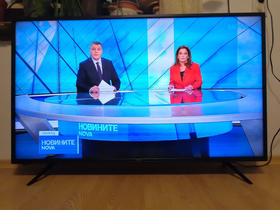 телевизор HITACHI