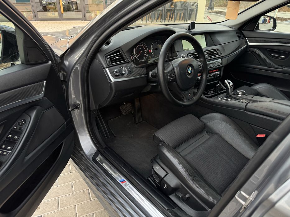 BMW 520d 2011 M pachet Trapa Navi mare Automat