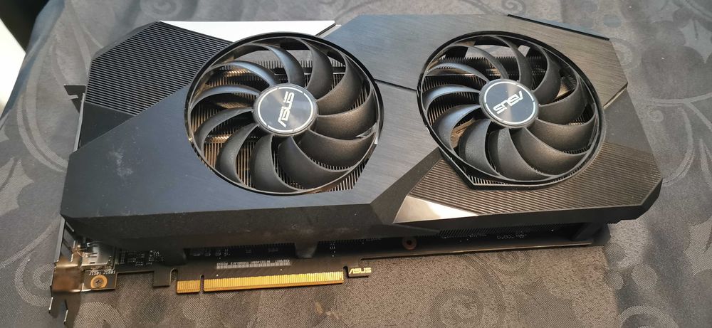 Продавам RX6700XT