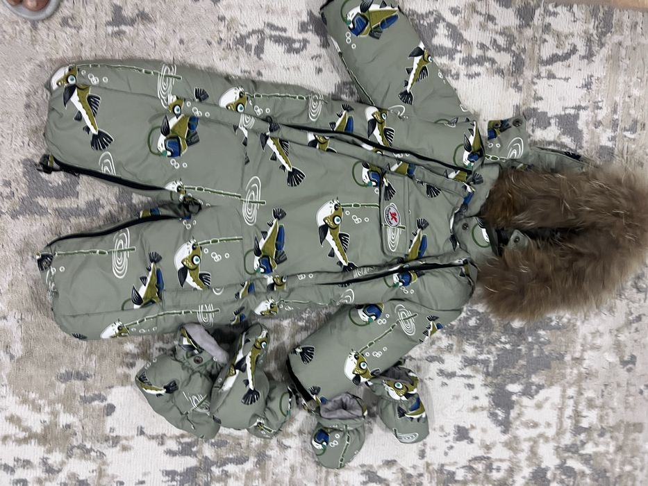 Продам детскую куртку