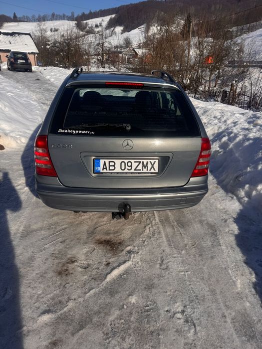 Mercedes-Benz  c- class c 220