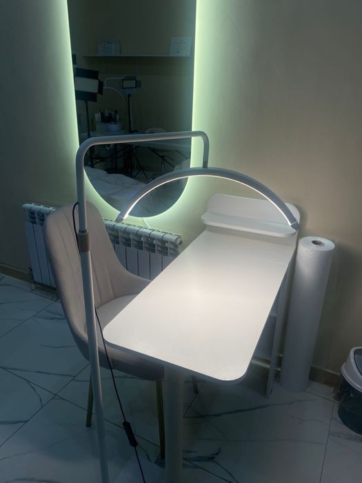 Наращивание ресниц и ногтей