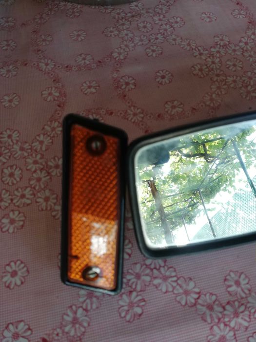 Странично огледало и мигачи за Москвич нови