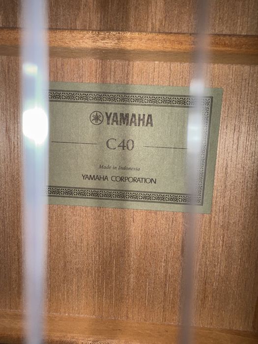 Гитара YAMAHA акустическая