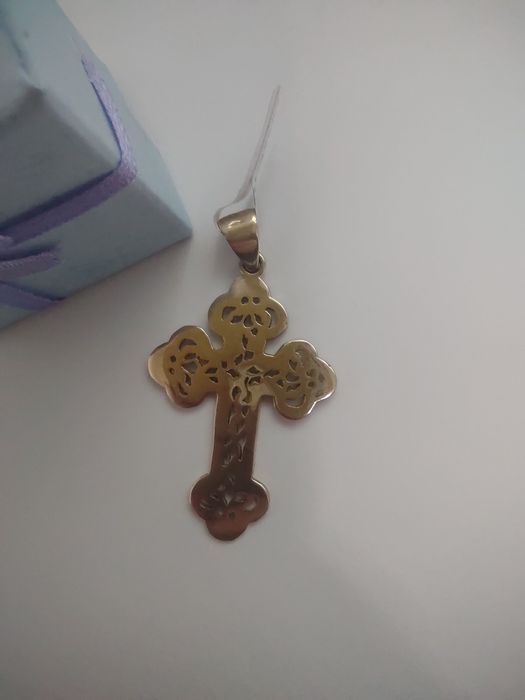 Pandantiv cruce cu flori aur 14k (efn)