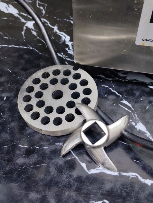 Мясорубка  сотилади