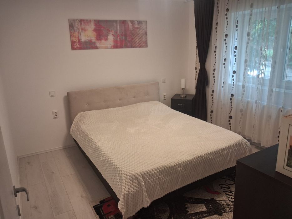 Inchiriez apartament 2 camere la parter zona V-uri Alexandria