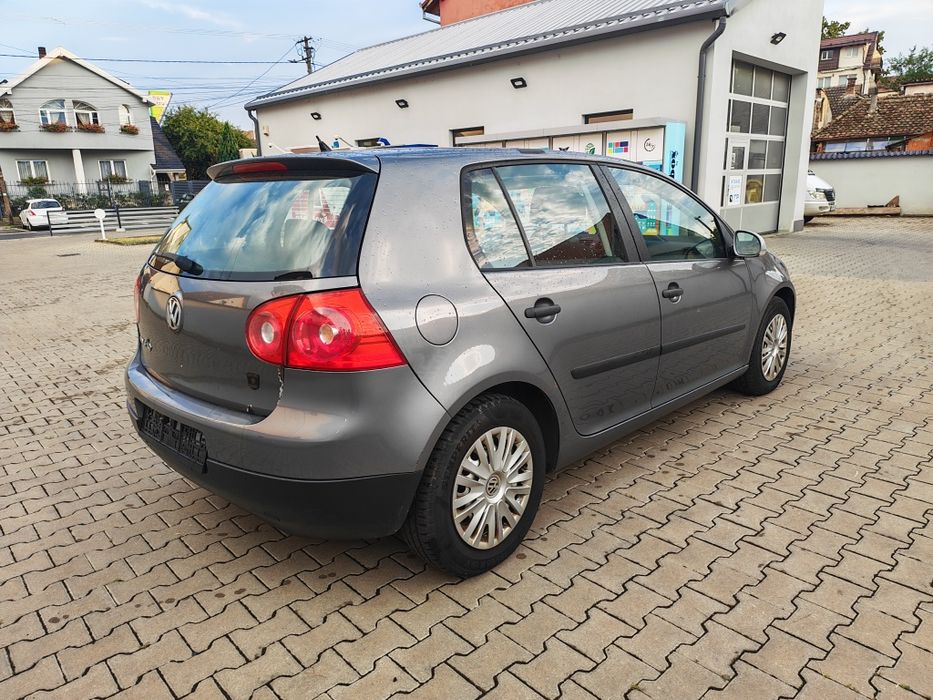 VW Golf - 1.4 mpi