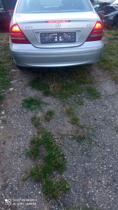 Продавам Мерцедес С220 143к на Части