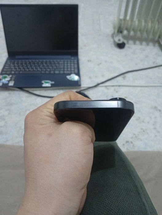 Срочно продам айфон 16 про 256г