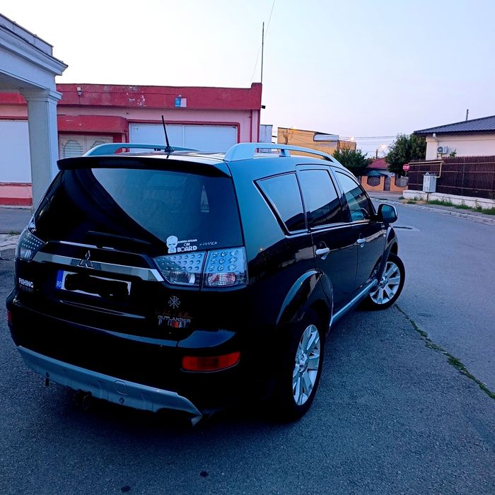 Se vinde Mitsubishi outlander 2 4x4 2.0diesel