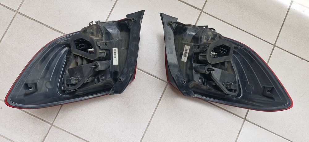 Lămpi stopuri spate Dacia Sandero Stepway I (2015)