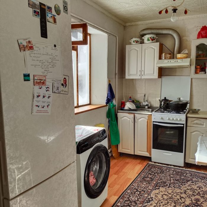 Продам два дома в одном дворе