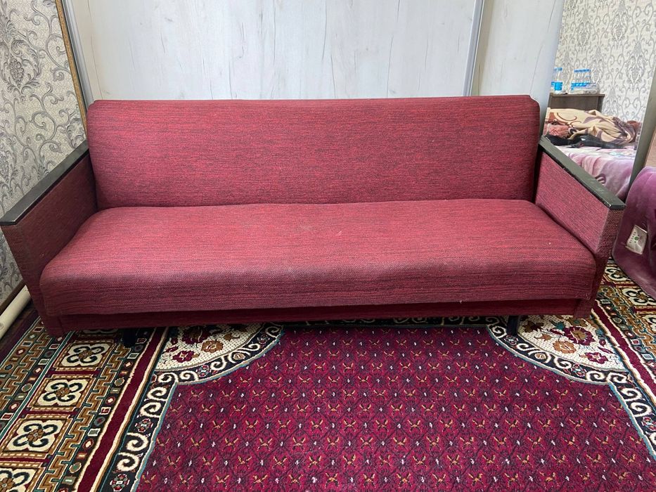 Divan kreslo sotiladi