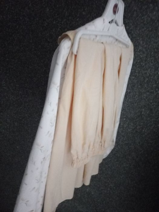 Chiroyli kiyim 1 2marta kiyilgan xolos deyarli yangi