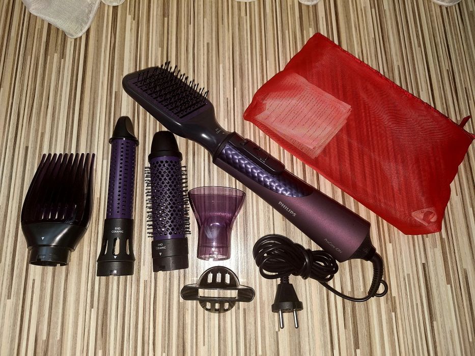 Perie cu aer cald Philips ProCare ION.