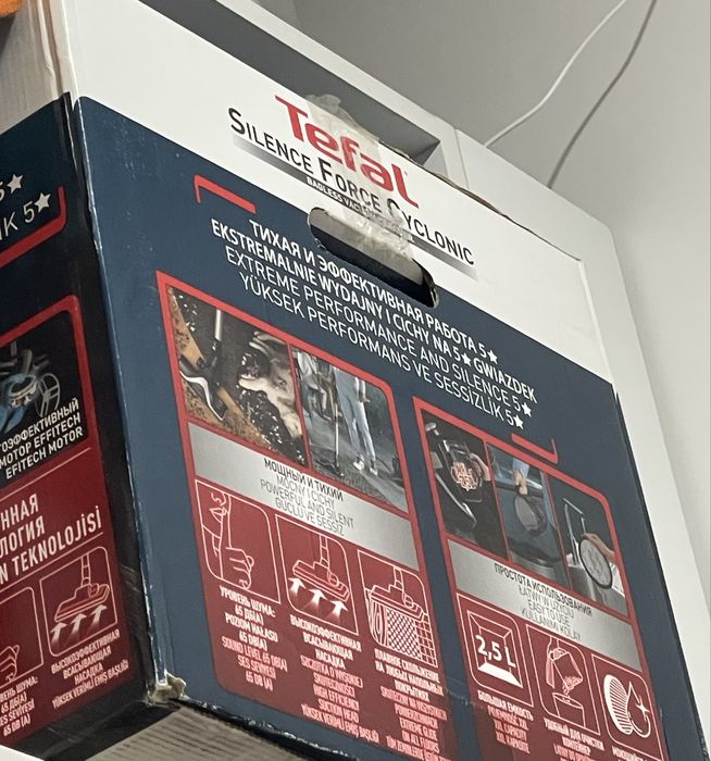 Пылесос с контейнером Tefal Silence Force Cyclonic