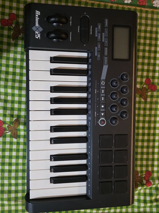 M audio axiom 25 midi