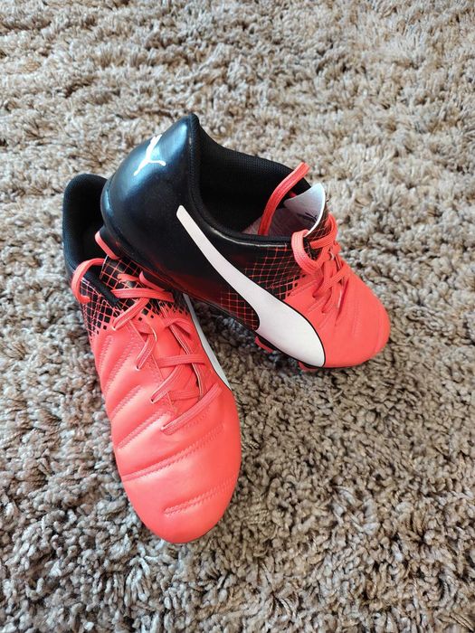Ghete fotbal , adidasi fotbal Puma Evo Power 4.3, noi , marime 38.5
