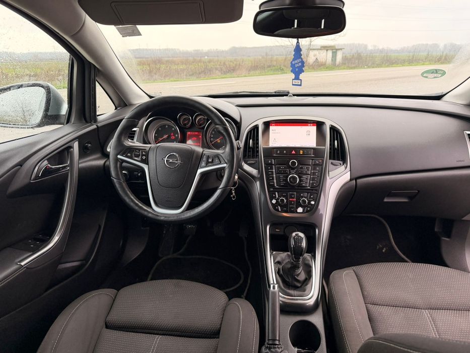 Opel Astra J an fabricație 2014