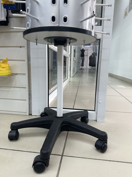 Продам стойку для очков