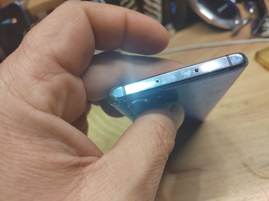 Продавам Huawei P30 pro.