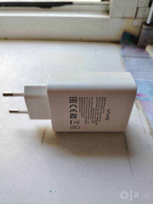 Продаëтся зарядка VIVO 18W