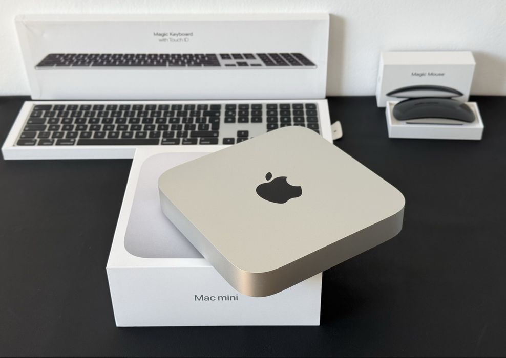 Mac Mini M1 8 GB Ram | 256 GB + Tastatură Apple Magic Keyboard Touch ID + Apple Magic Mouse Black - stare f bună