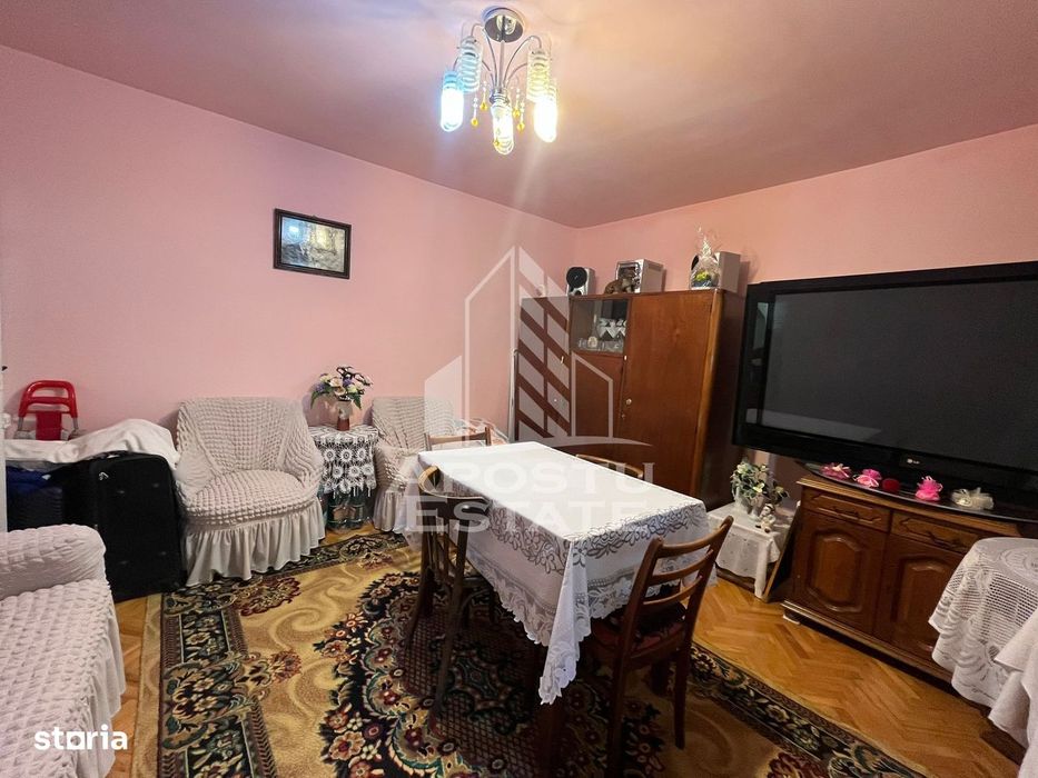 Apartament cu 3 camere, 2 bai, decomandat, parter inalt,zona Girocului — fotografia 1