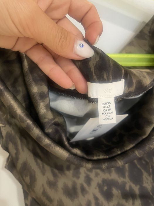 Нов топ H&M XS, голи рамене