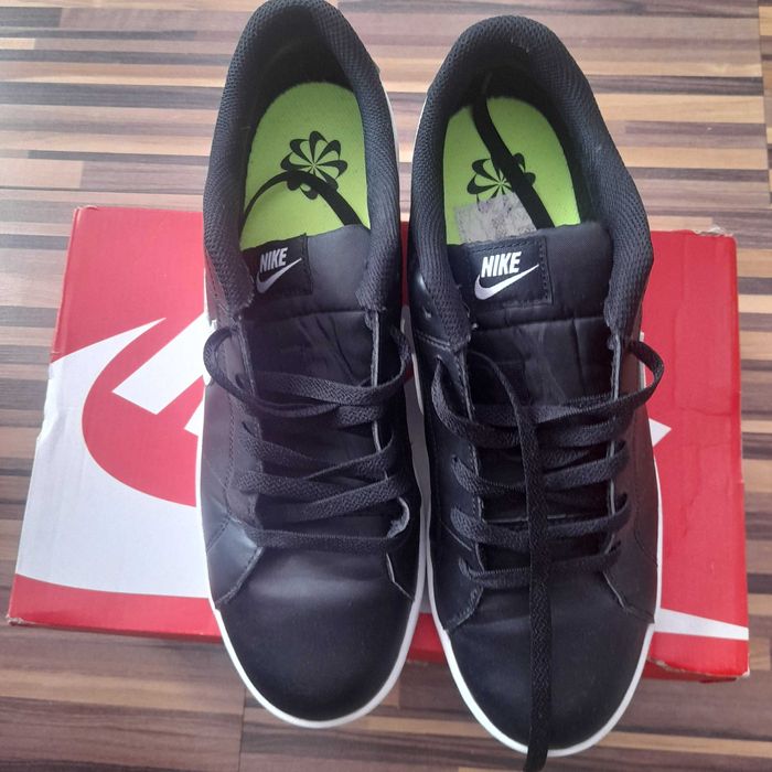 Оригинални маратонки Nike 44