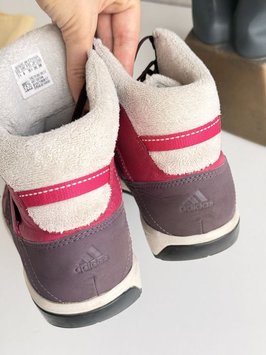 Зимние женские ботинки adidas