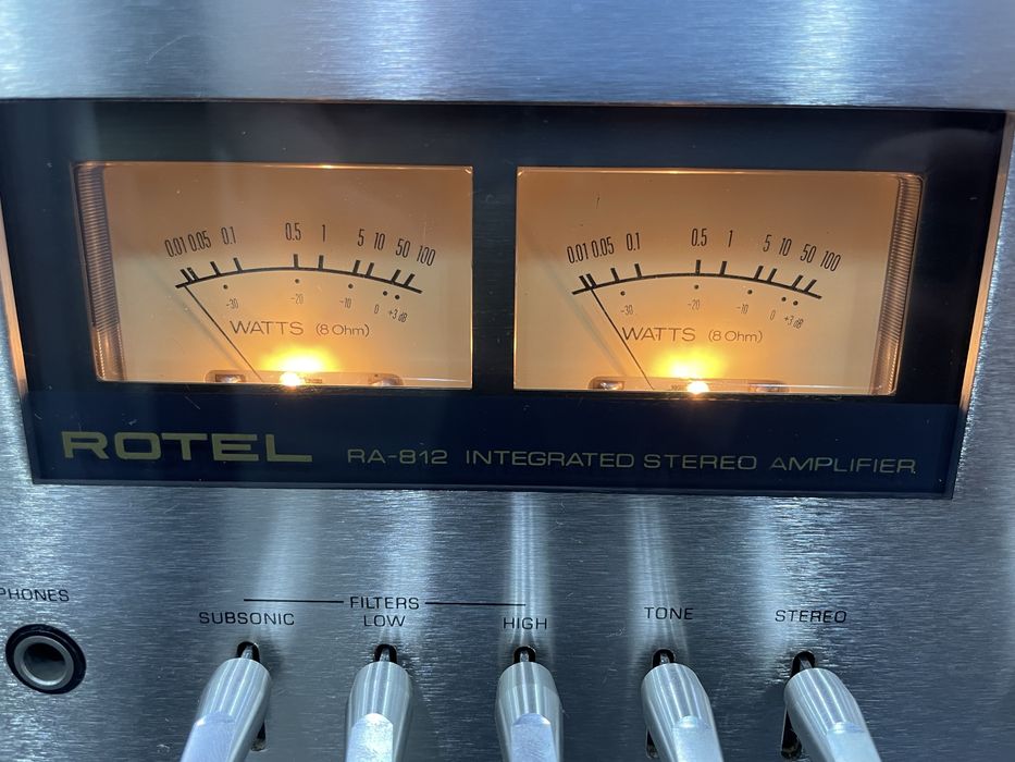 Rotel RA 812 amplifaier