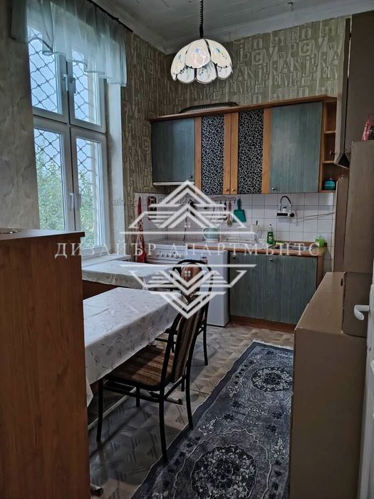 Къща в Бургас-Център площ 100 цена 500