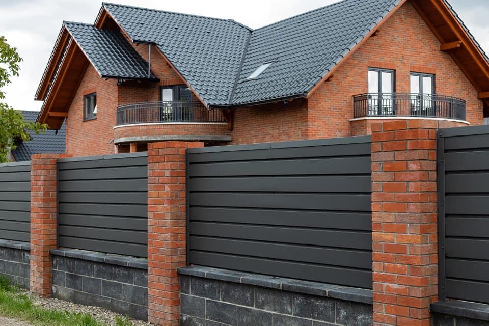 Vand garduri si porti