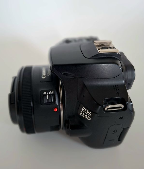Aparat foto DSLR Canon Eos 250D + Obiectiv 50mm 1.8+filtru ND variabil
