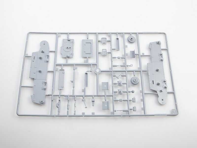 Сборная модель-Германский танк Pz.Kpfw 38(t) Ausf A-D-G "PRAGA" 1:35