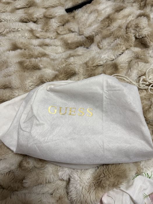 Оригинална чанта GUESS
