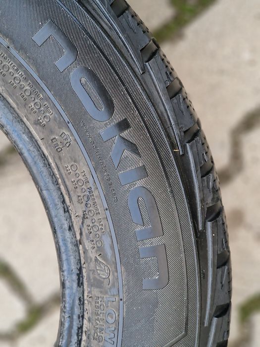 205 65 16c Nokian 2 бр.