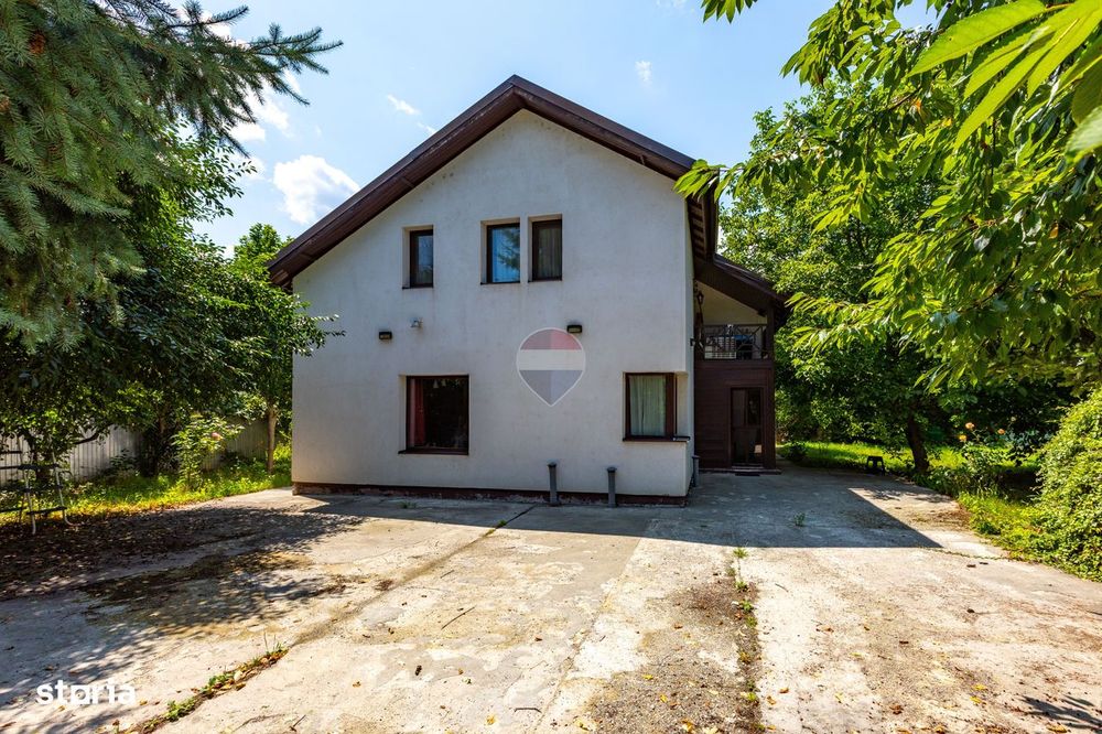 Casă P+M cu 6 camere de vânzare strada Calea Moldovei