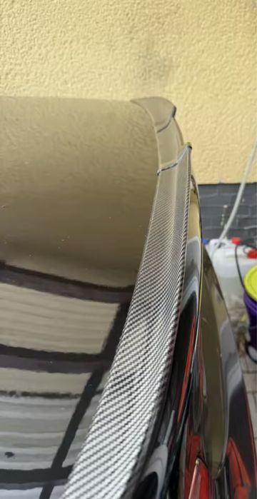 Универсален Спойлер Карбон Черен  от 3 части (118-138 см)