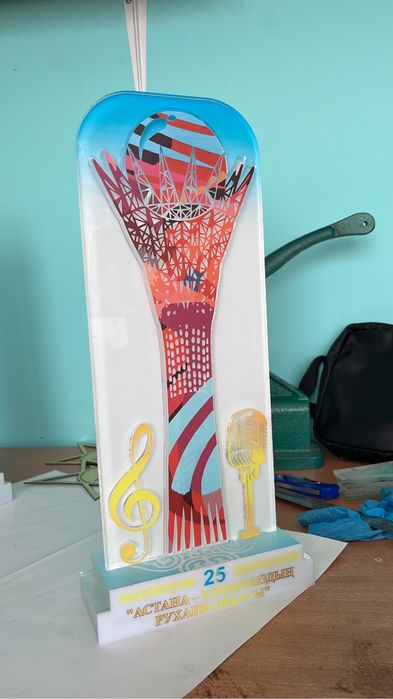 Кубок награды статуэтки