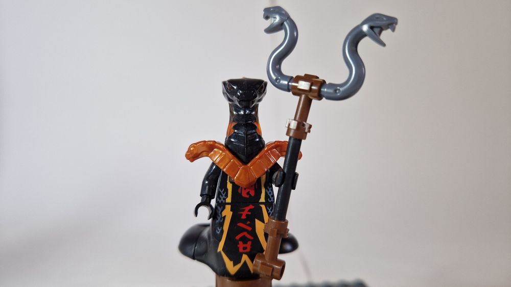 Продаю Lego ninjago коробка и инструкция имеется