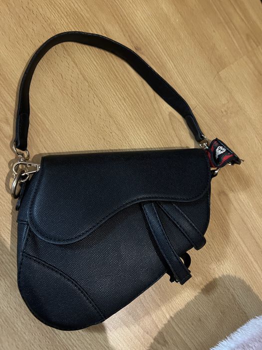 Черна дамска чанта