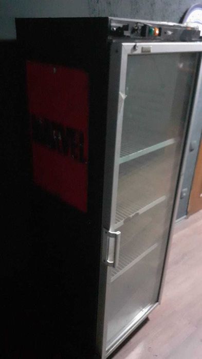 Витринный холодильник шкаф высокий